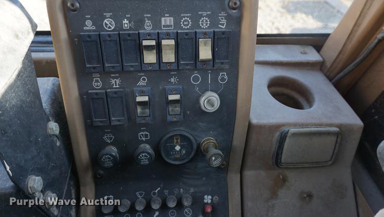 image for item K5832 1995 Caterpillar 924F wheel loader