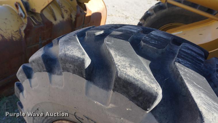 image for item K5832 1995 Caterpillar 924F wheel loader