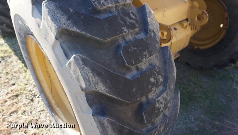image for item K5832 1995 Caterpillar 924F wheel loader