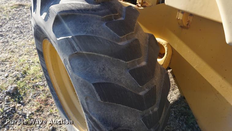 image for item K5832 1995 Caterpillar 924F wheel loader