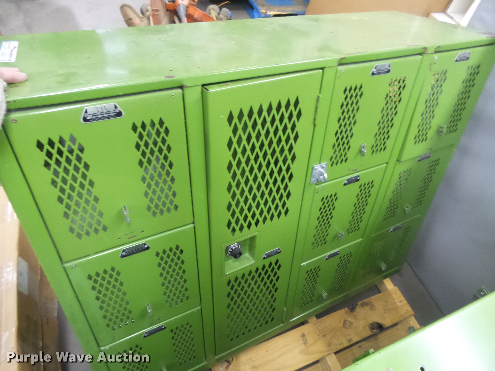 (6) steel lockers in Garden City, KS Item DE9219 sold Purple Wave