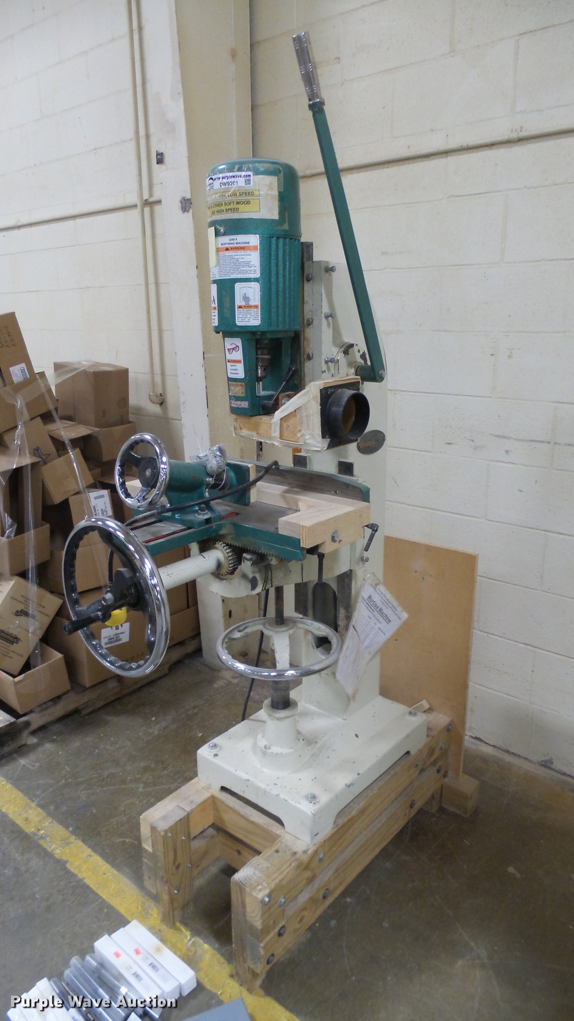 Grizzly mortise machine in Hutchinson, KS | Item DW9201 sold | Purple Wave