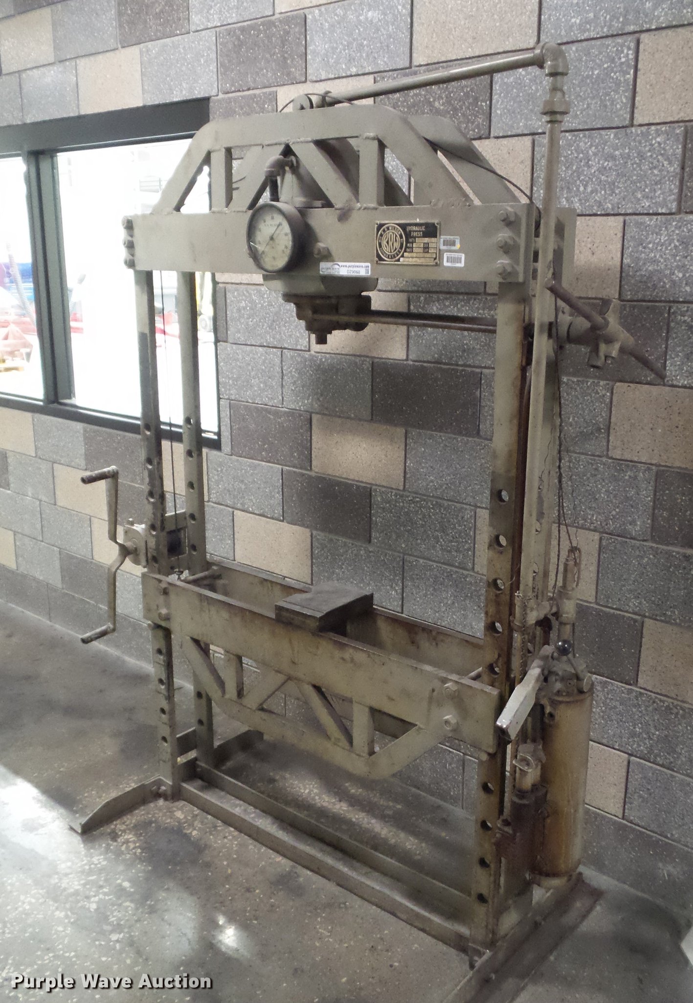 KR Wilson 60 ton hydraulic press in Des Moines, IA Item DZ9068 sold