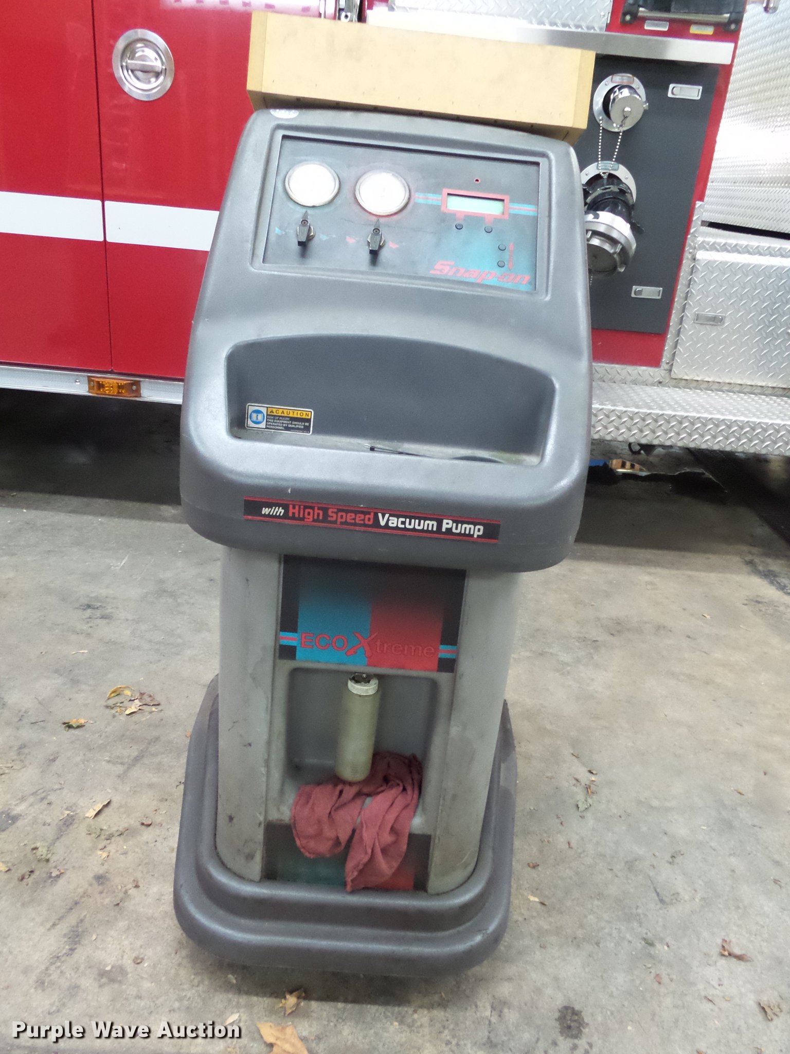 Snapon freon recycling system in Branson, MO Item ED9705 sold