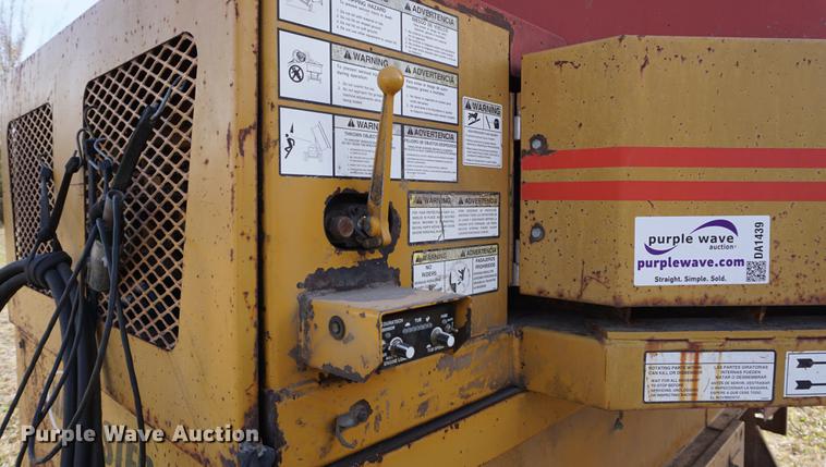 image for item DA1439 HayBuster Big Bite H1100 tub grinder