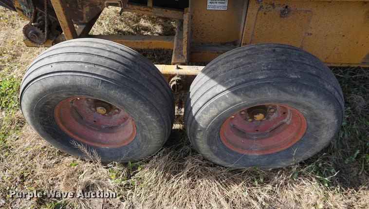 image for item DA1439 HayBuster Big Bite H1100 tub grinder