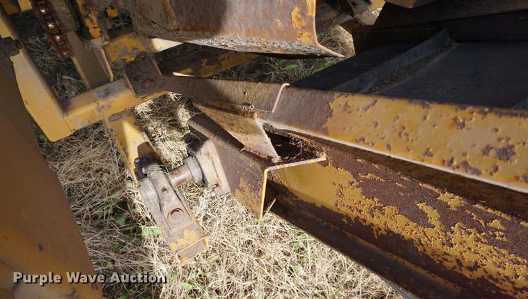 image for item DA1439 HayBuster Big Bite H1100 tub grinder