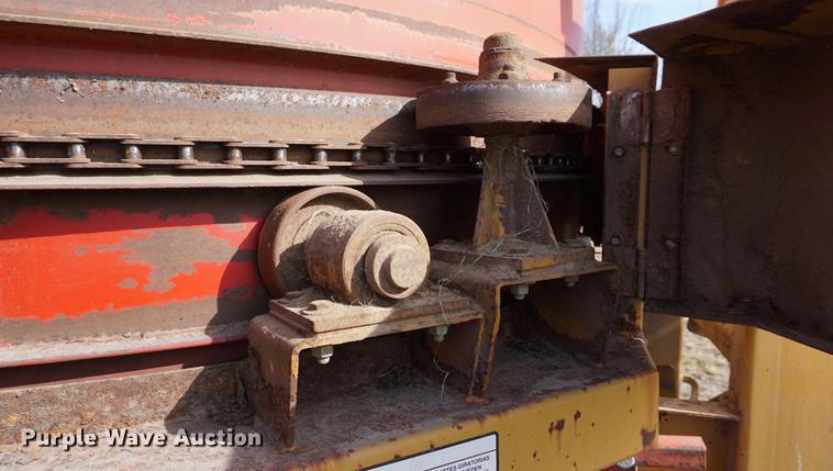 image for item DA1439 HayBuster Big Bite H1100 tub grinder