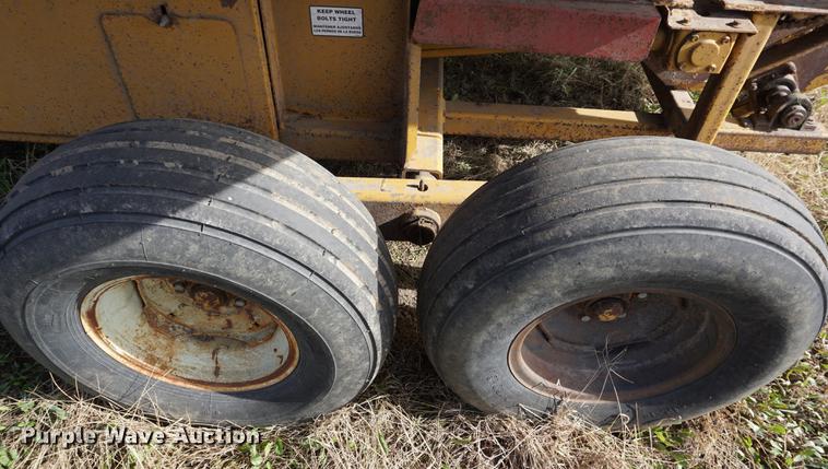 image for item DA1439 HayBuster Big Bite H1100 tub grinder