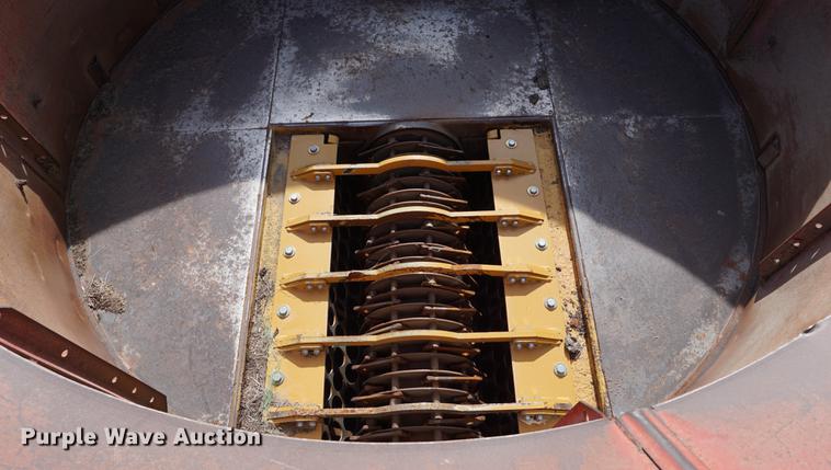 image for item DA1439 HayBuster Big Bite H1100 tub grinder