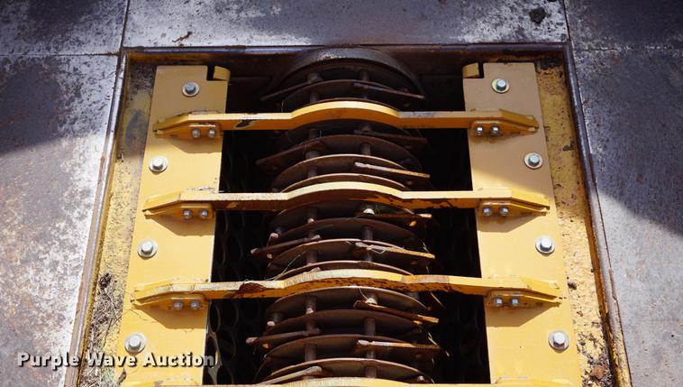 image for item DA1439 HayBuster Big Bite H1100 tub grinder