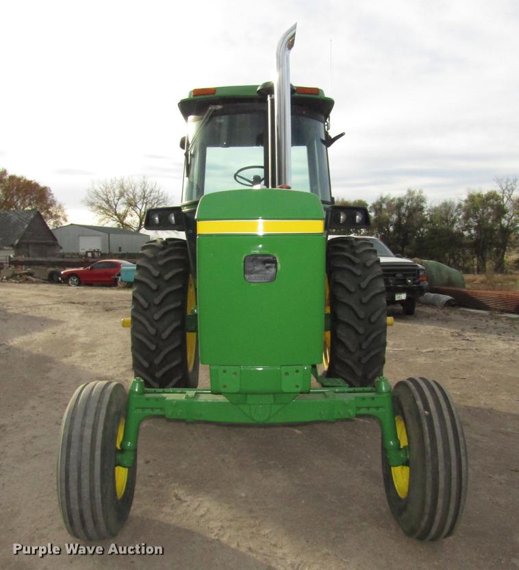 image for item DA3214 1981 John Deere 4440 tractor