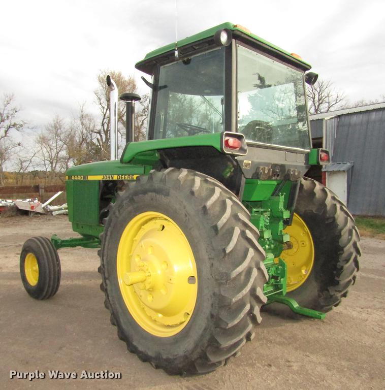 image for item DA3214 1981 John Deere 4440 tractor