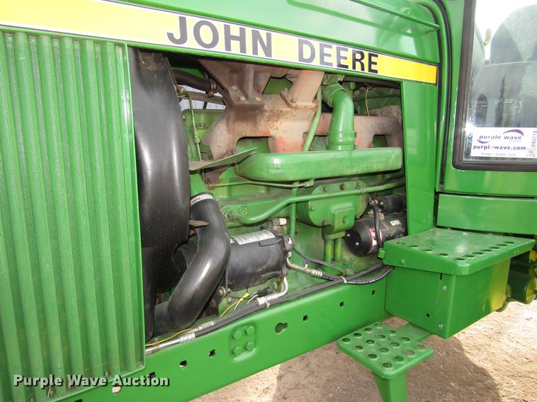image for item DA3214 1981 John Deere 4440 tractor