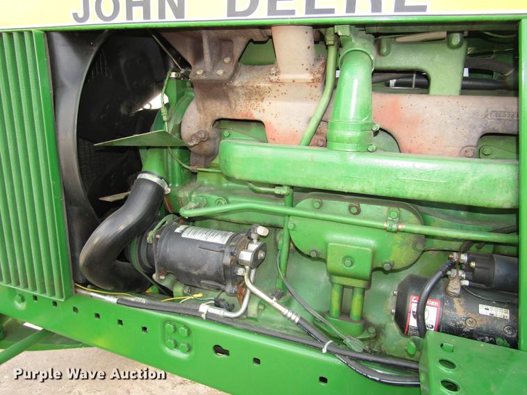 image for item DA3214 1981 John Deere 4440 tractor