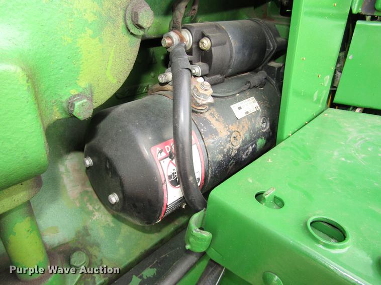 image for item DA3214 1981 John Deere 4440 tractor