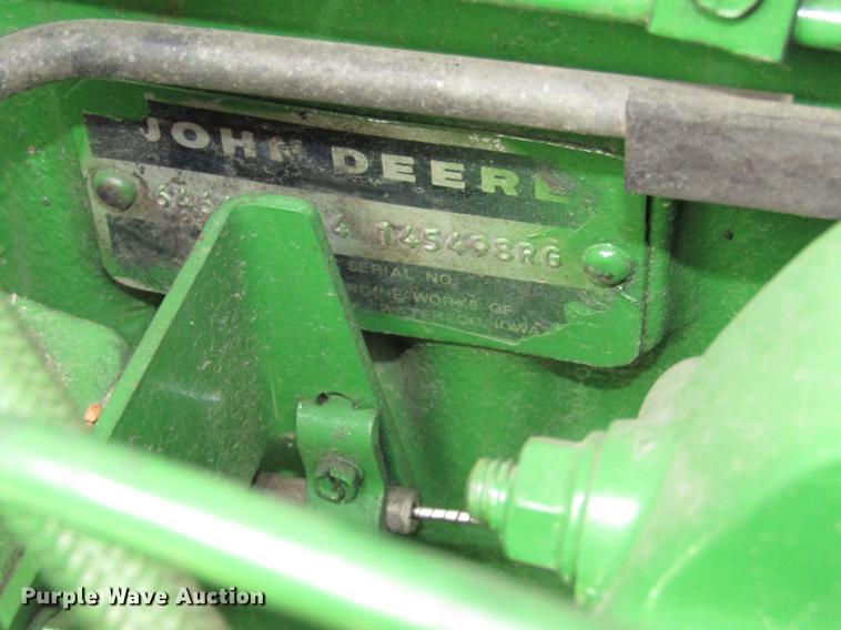 image for item DA3214 1981 John Deere 4440 tractor