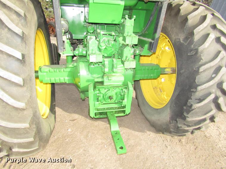 image for item DA3214 1981 John Deere 4440 tractor