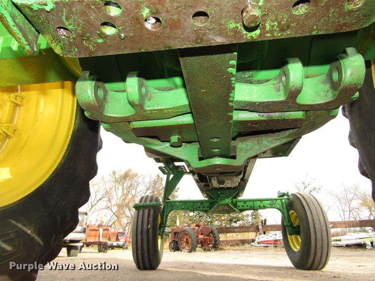 image for item DA3214 1981 John Deere 4440 tractor