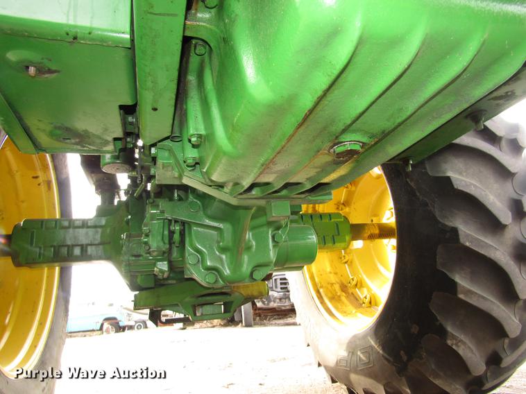 image for item DA3214 1981 John Deere 4440 tractor