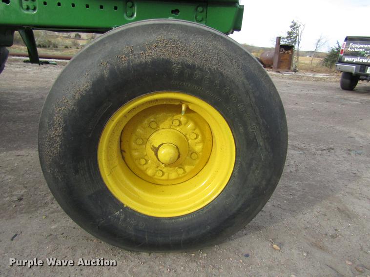 image for item DA3214 1981 John Deere 4440 tractor