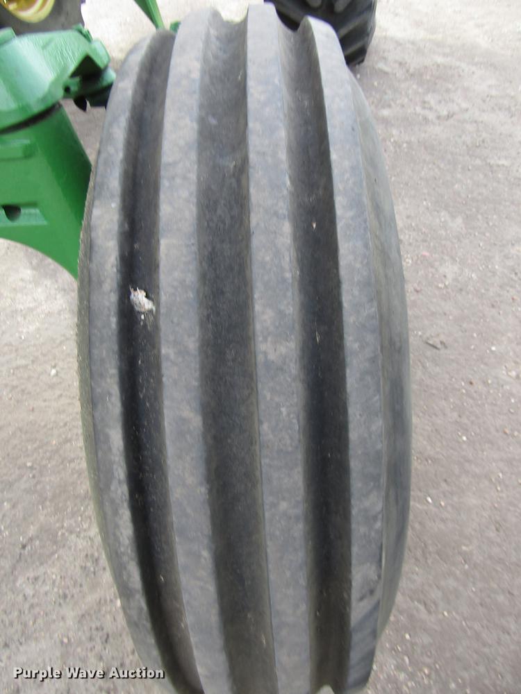 image for item DA3214 1981 John Deere 4440 tractor