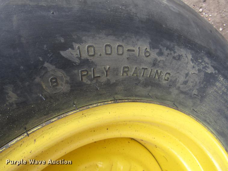 image for item DA3214 1981 John Deere 4440 tractor