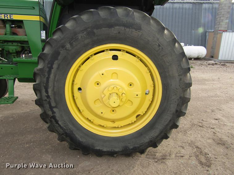 image for item DA3214 1981 John Deere 4440 tractor