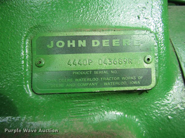 image for item DA3214 1981 John Deere 4440 tractor