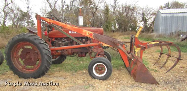 image for item DA3215 1946 Mccormick International M tractor