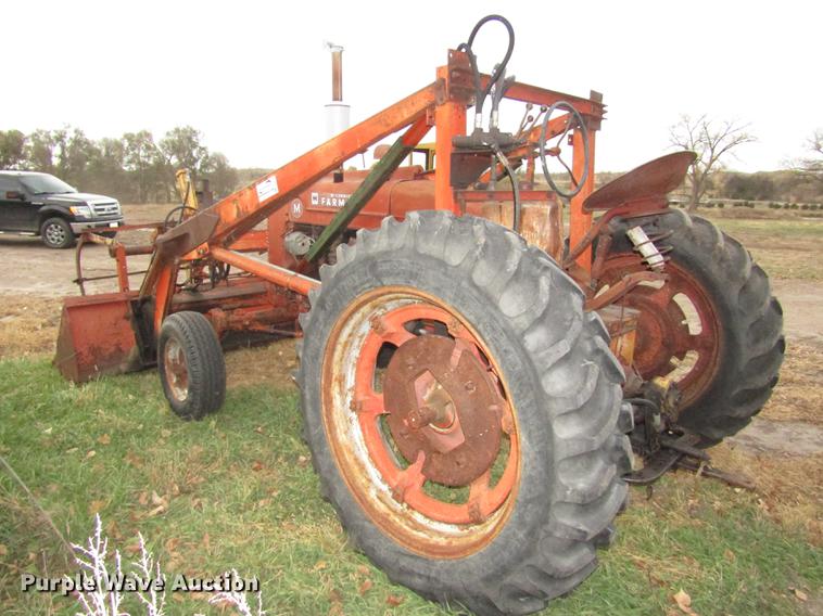 image for item DA3215 1946 Mccormick International M tractor