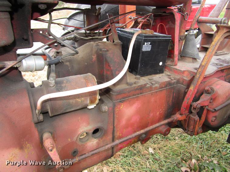 image for item DA3215 1946 Mccormick International M tractor