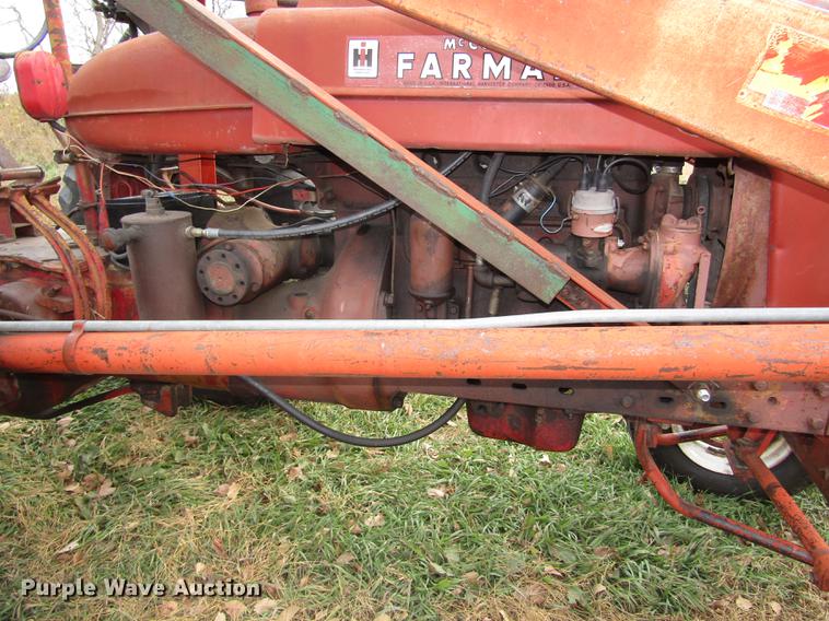 image for item DA3215 1946 Mccormick International M tractor