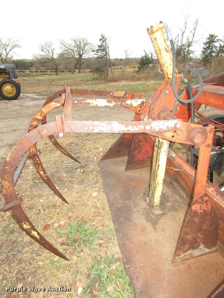 image for item DA3215 1946 Mccormick International M tractor