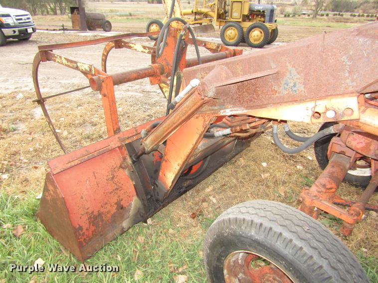 image for item DA3215 1946 Mccormick International M tractor