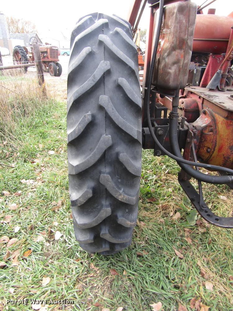 image for item DA3215 1946 Mccormick International M tractor