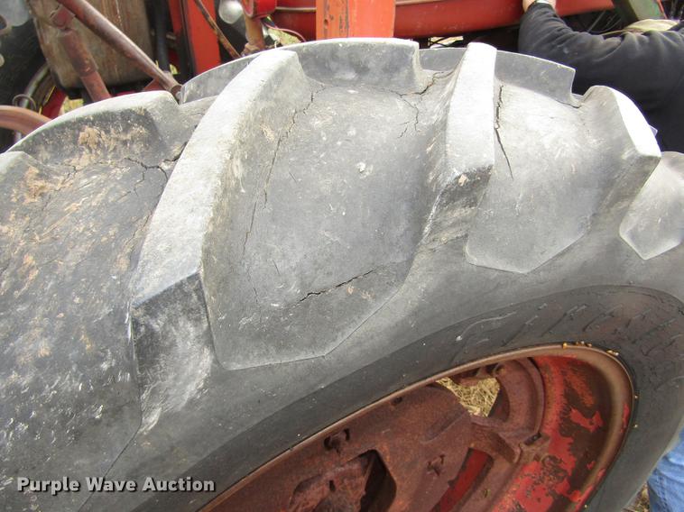 image for item DA3215 1946 Mccormick International M tractor