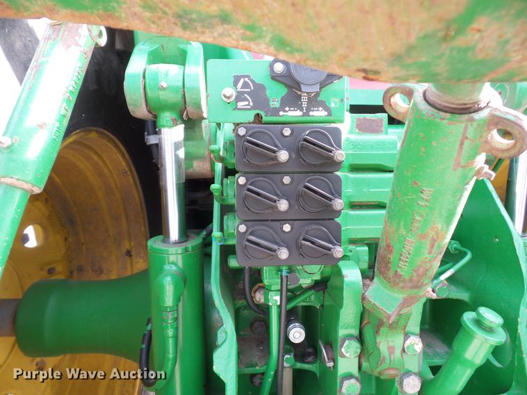 image for item DA6507 1998 John Deere 8400 MFWD tractor