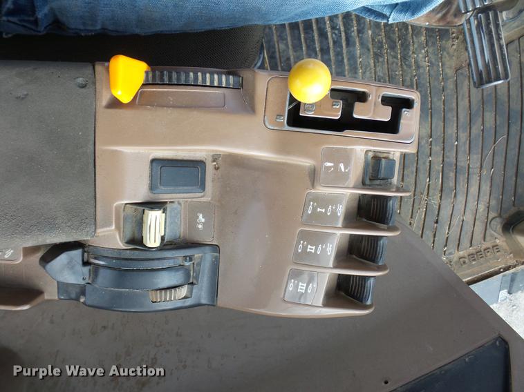 image for item DA6507 1998 John Deere 8400 MFWD tractor