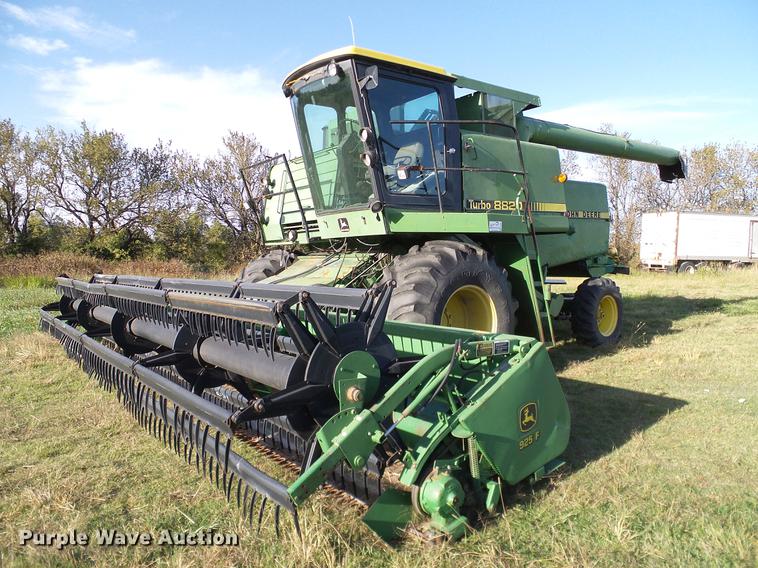 image for item DA6965 1983 John Deere 8820 Turbo combine