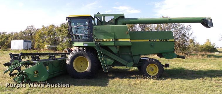 image for item DA6965 1983 John Deere 8820 Turbo combine