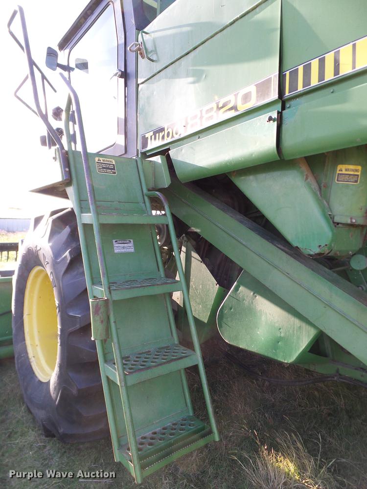 image for item DA6965 1983 John Deere 8820 Turbo combine