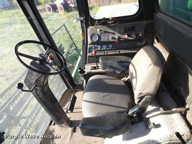 image for item DA6965 1983 John Deere 8820 Turbo combine