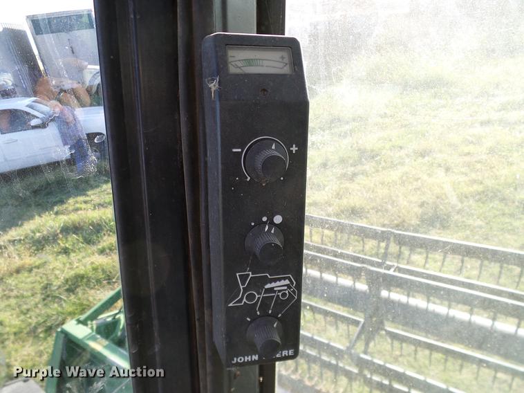 image for item DA6965 1983 John Deere 8820 Turbo combine