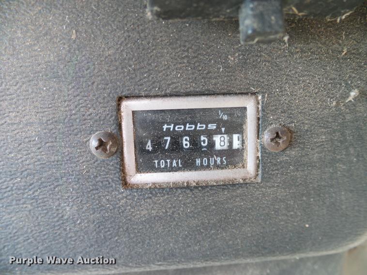 image for item DA6965 1983 John Deere 8820 Turbo combine