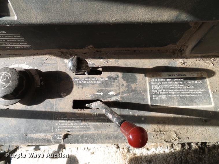image for item DA6965 1983 John Deere 8820 Turbo combine
