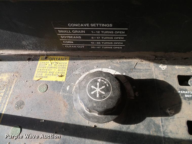 image for item DA6965 1983 John Deere 8820 Turbo combine