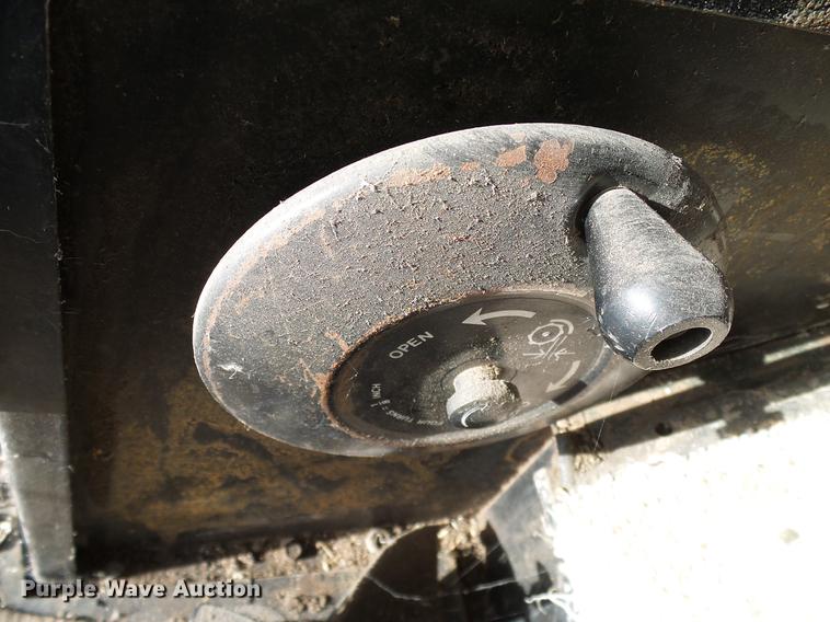 image for item DA6965 1983 John Deere 8820 Turbo combine