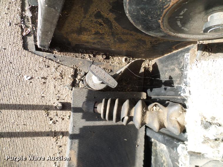 image for item DA6965 1983 John Deere 8820 Turbo combine