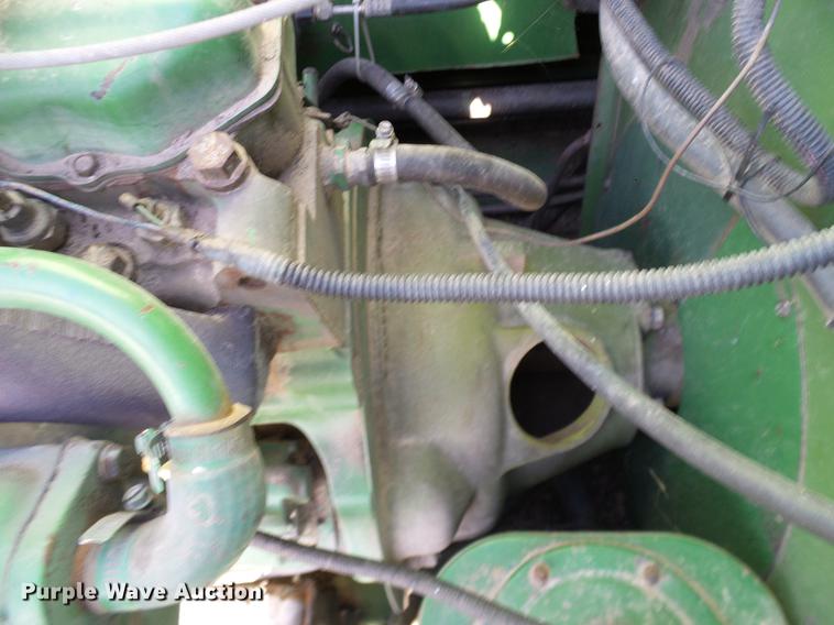 image for item DA6965 1983 John Deere 8820 Turbo combine